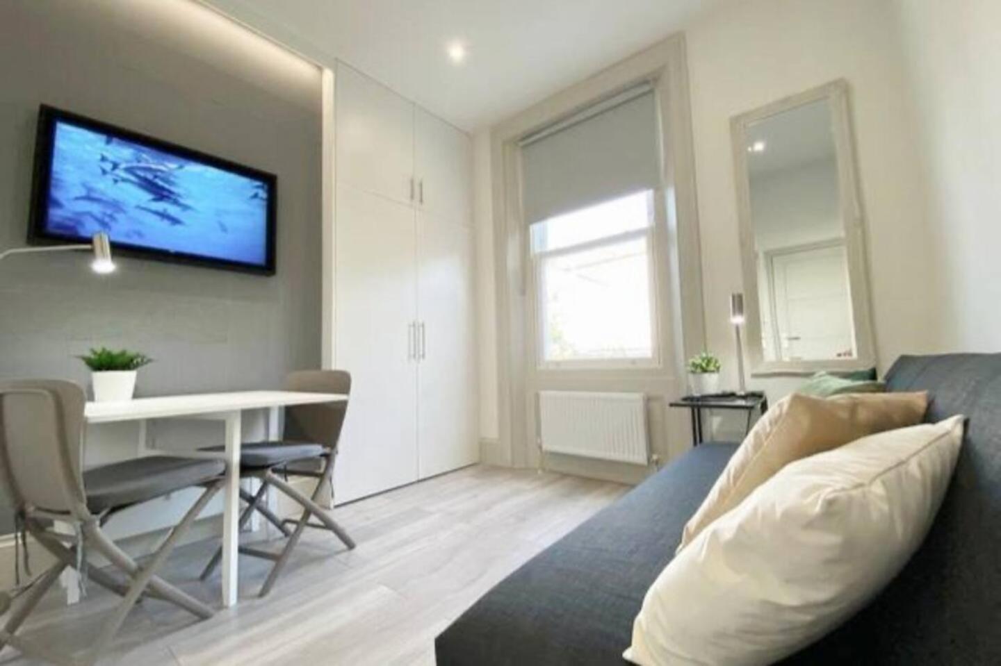 Apt 03 Beachside Beauty Central Studio Steps From Cafes Brighton Exterior foto
